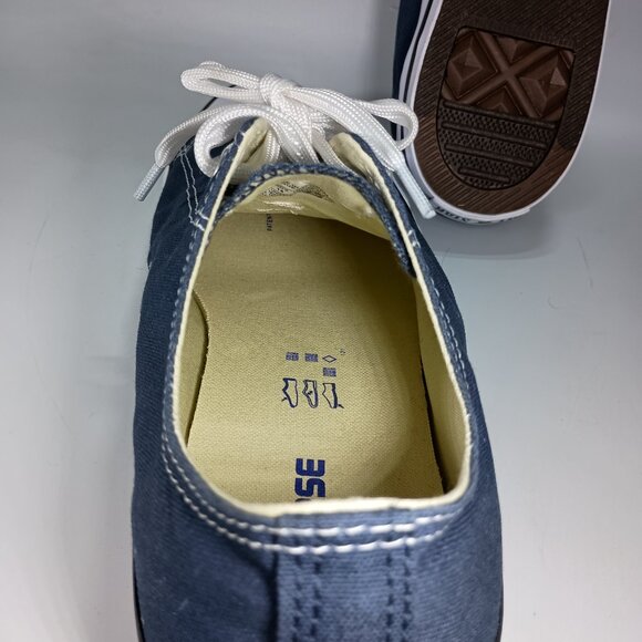 Converse Chuck Taylor All Star Christmas Theme Navy Canvas Men's Size 12 M9697 - Picture 9 of 9